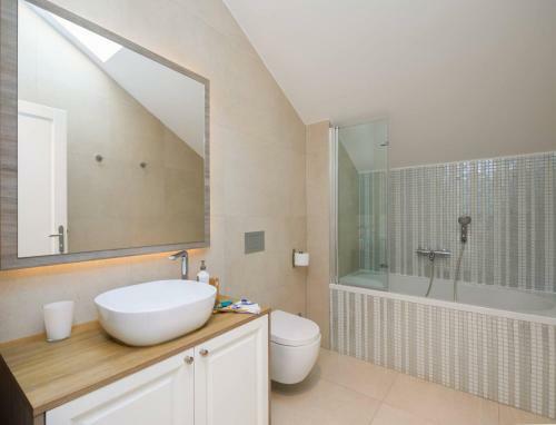 Kastel Luksic Villa Sleeps 15 Pool Air Con Wifi