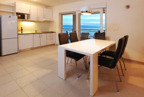 Beautiful 1-bed Apartment In Marusici