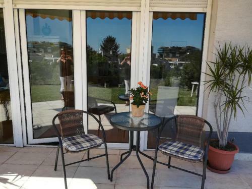 Homy Apartment In Buda, With Safe Garage And Terrace