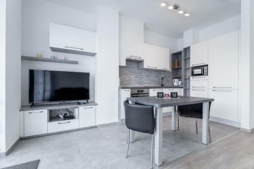 Apartamento Bpr Chic White Home With Terrace & A/c & Garage