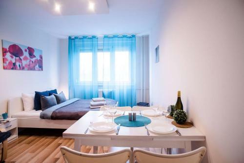 Peaceful, Cozy And New Apartment With Balcony