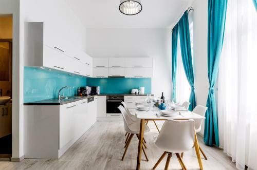 Luxury Paulay Street Apartment