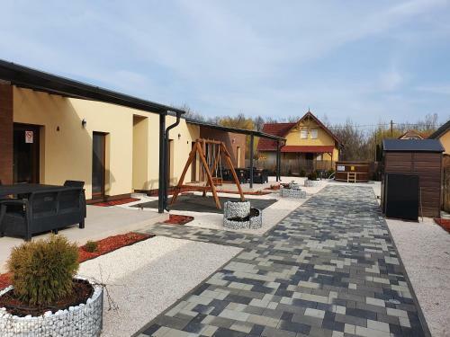 H&h Apartments Poroszl�