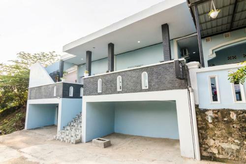 Hotel Oyo Life 2911 Merpati Kost