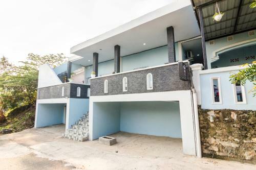 Hotel Oyo Life 2911 Merpati Kost