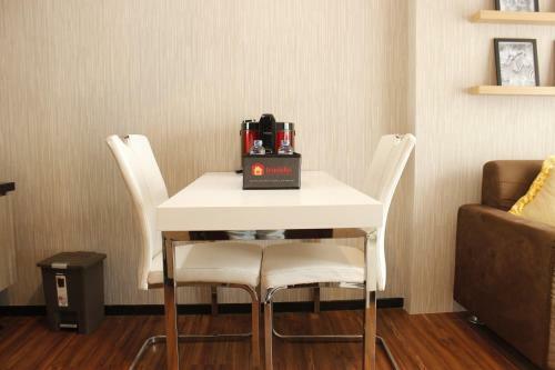 Classic 2br Apartment At Gateway Pasteur Near Exit Toll By Travelio