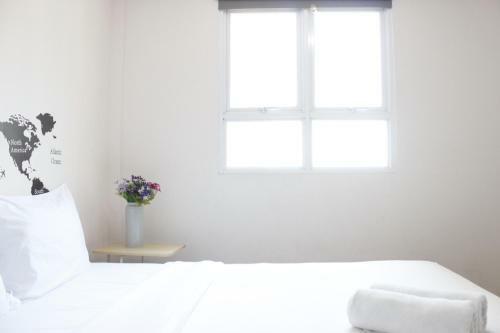Spacious And Well Appointed 2br @ Gateway Pasteur Apartment By Travelio