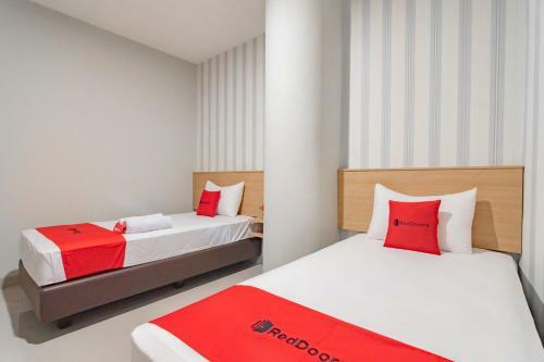 Hotel Reddoorz Plus @ Karapitan Street