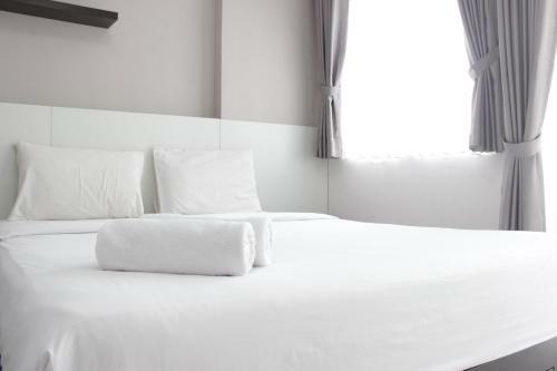 Artistic 1br Apartment At Gateway Pasteur Near Exit Toll Pasteur By Travelio