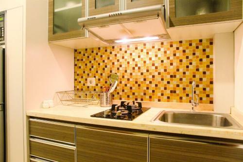 Deluxe And Modern Studio M Gold Tower Apartment By Travelio