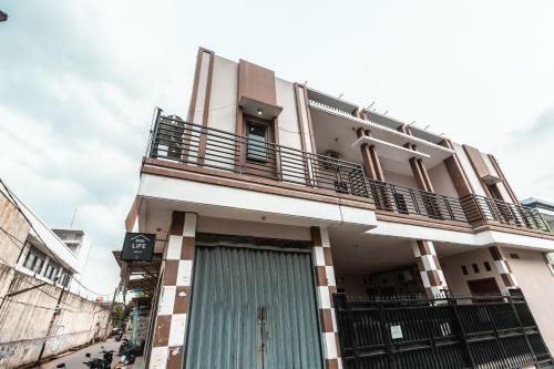 Hotel Oyo Life 2925 Midys