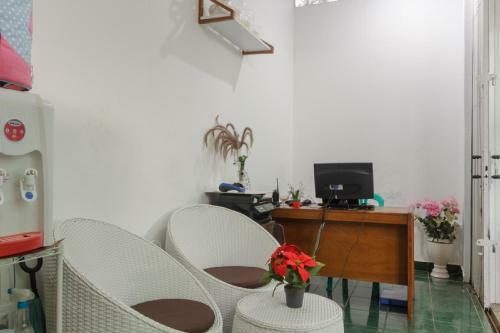 Hostal Reddoorz Syariah Near Exit Toll Puncak