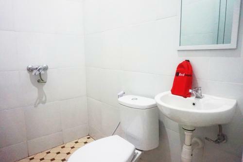 Hotel Reddoorz @ Jalan Tanjung Blitar