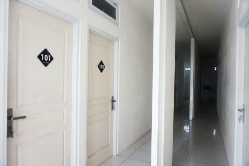 Hotel Reddoorz @ Jalan Tanjung Blitar