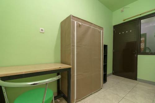 Hotel Koolkost @ Limo Depok (Minimum Stay 6 Days)