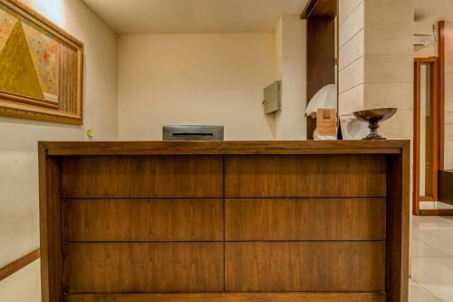 Hostal Reddoorz Plus Near Dharmawangsa Square