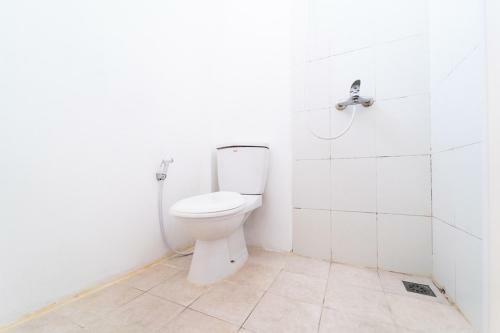 Hostal Koolkost Near Ragunan Zoo - Minimum Stay 6 Days