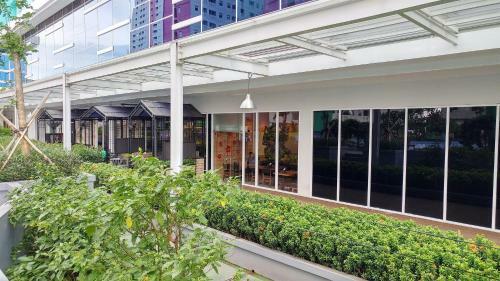 Apartamentos Studio Green Pramuka City A Serene By Travelio