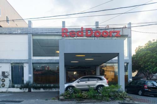 Hostal Reddoorz Near Bahu Mall Manado