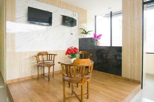 Hostal Reddoorz @ Rs Adam Malik Medan