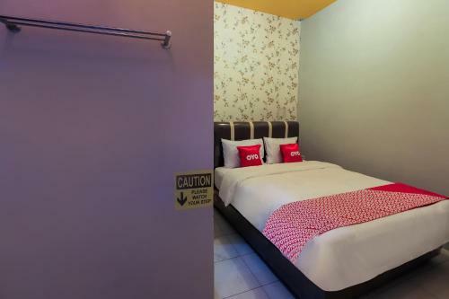 Hotel Oyo 3375 Sumatera Agustinekost Syariah