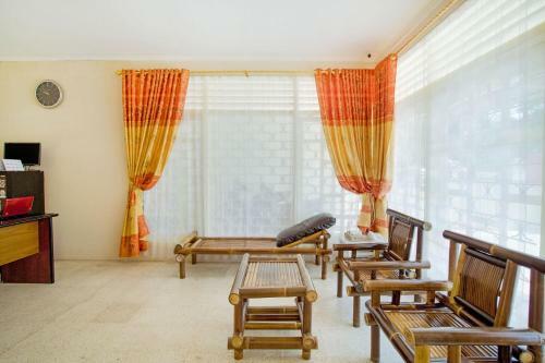 Hotel Oyo 3252 Lansano Residence Syariah