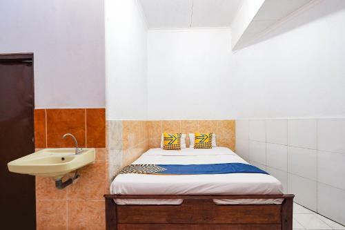 Hotel Spot On 2865 Sartika Inn Pati