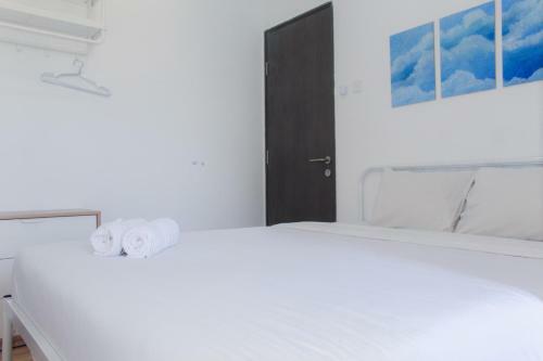 Comfortable 2br At Emerald Bintaro Apartment By Travelio