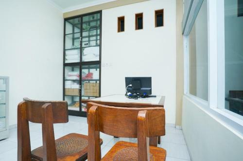 Hotel Oyo 1642 Penginapan Anggrek Syariah 2