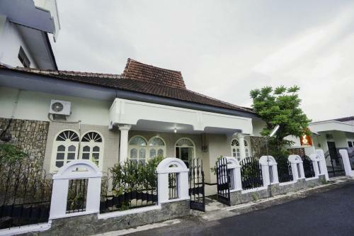 Hotel Oyo 2004 Penginapan Bidara Syariah