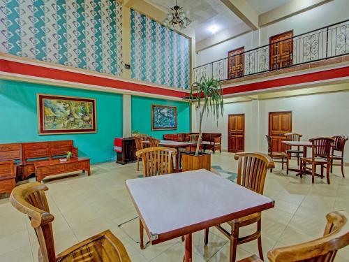 Oyo 3379 Hotel Khatulistiwa