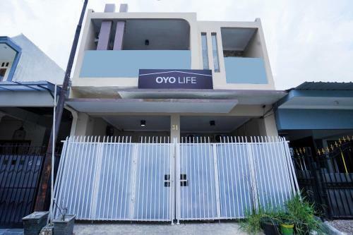 Hotel Oyo Life 2532 Kost Putri Adia