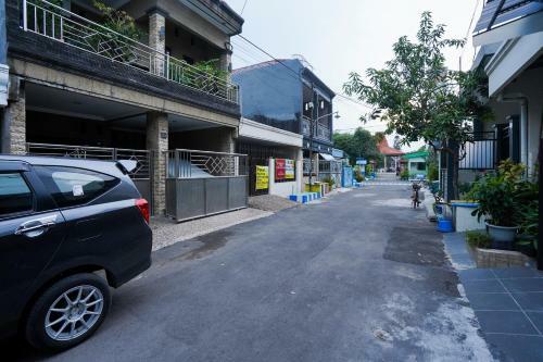 Hotel Oyo Life 2532 Kost Putri Adia