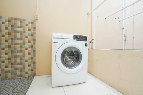 Hotel Oyo Life 2532 Kost Putri Adia
