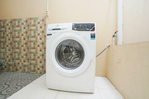 Hotel Oyo Life 2532 Kost Putri Adia