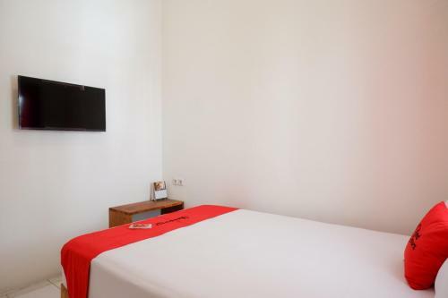 Hotel Reddoorz Plus Near Ums Solo