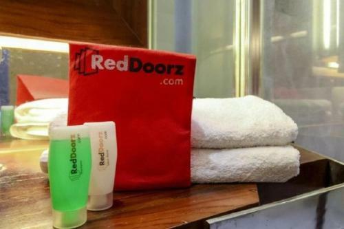 Hotel Reddoorz Plus @ Hertasning Area