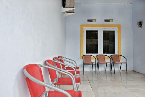 Hotel Spot On 2742 R5 Homestay