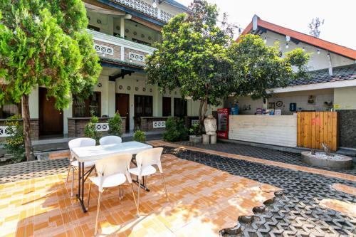 Hostal Reddoorz Plus Near Taman Sari 2