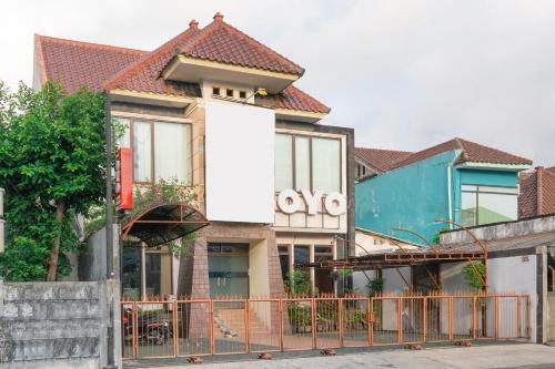 Hotel Oyo 2469 Sutomo Homestay