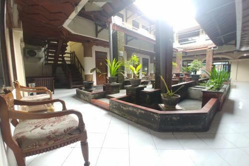 Oyo 90283 Hotel Rajadani Ackni
