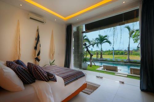 Exclusive Villas Complex 7 Br Seminyak Center W Staff