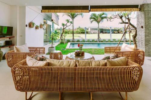 Exclusive Villas Complex 7 Br Seminyak Center W Staff