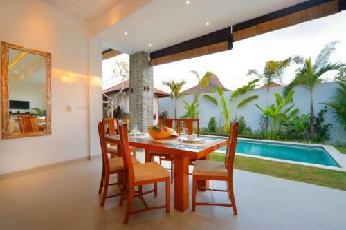 Exclusive Villas Complex 7 Br Seminyak Center W Staff