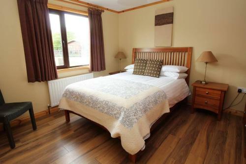 Luxury 4 Bed Bay View Cabin - Sleeps 9 People