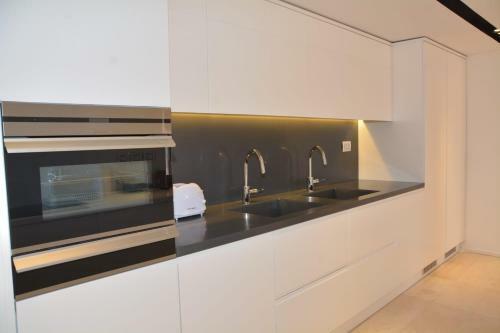 Renovated 3 Bedroom - Residence With Pool Next The Beach