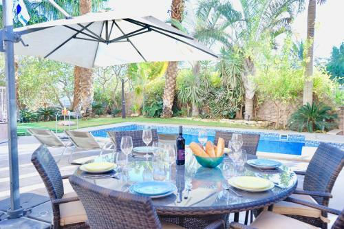 Amdar Residence Apartment - Private Pool, Sea View & Sauna