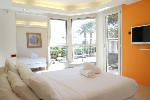 Amdar Residence Apartment - Private Pool, Sea View & Sauna
