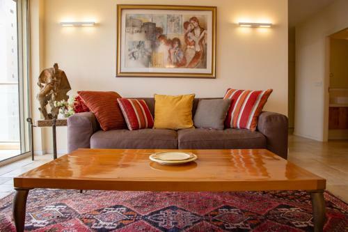 Apartamento Amazing 3br Spacious With Balcony 8th Floor