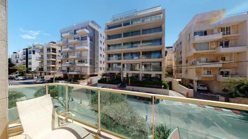 Apartamento Gordon Beach 2br Duplex By Holyguest